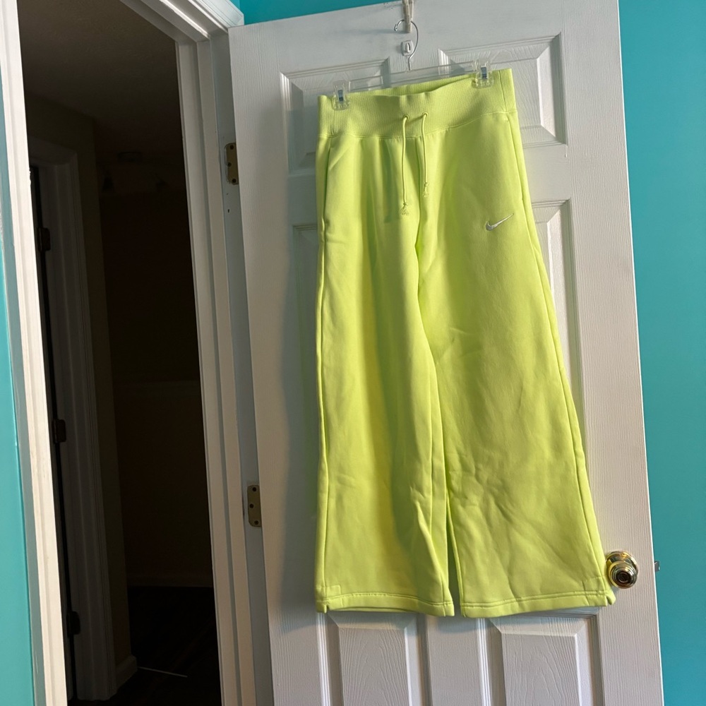 Nike High-Waisted Wide-Leg Sweatpants